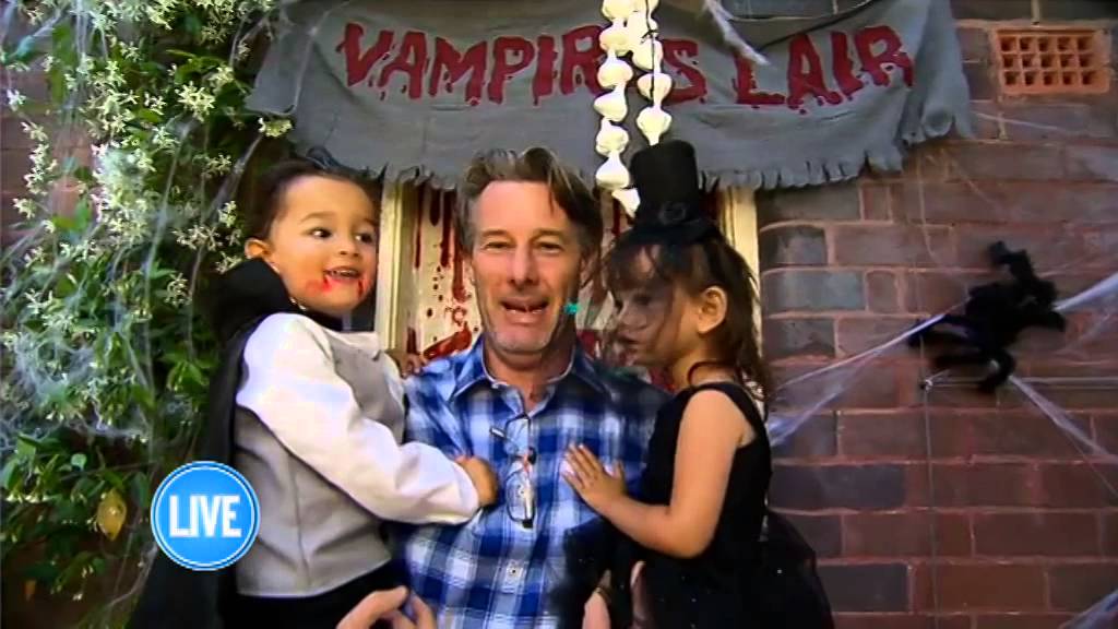 Barry Du Bois and His Halloween House!