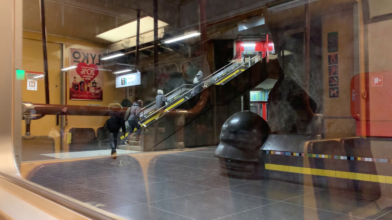 Torsdag den 04 februari 2021 18:22 - 18:43 mot: Kungsträdgården. Kista - T-Centralen.