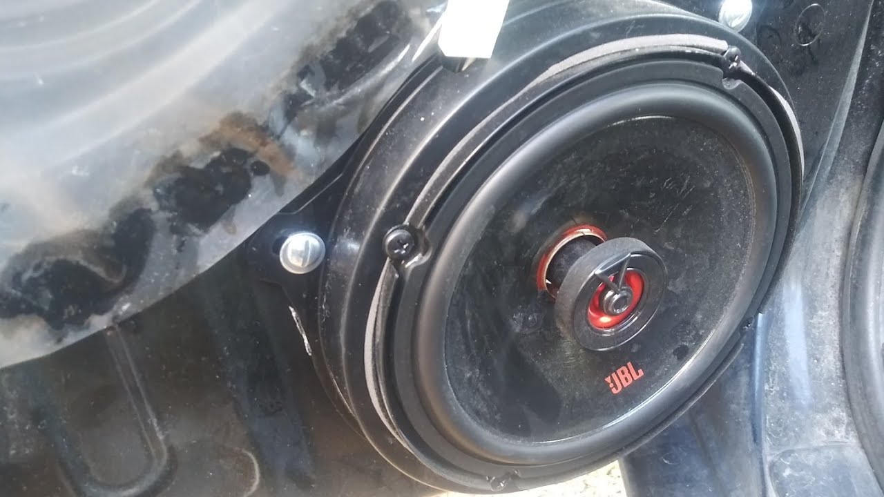2005 Toyota Matrix Rear Door Speaker Upgrade JBL Club 620F 6.5