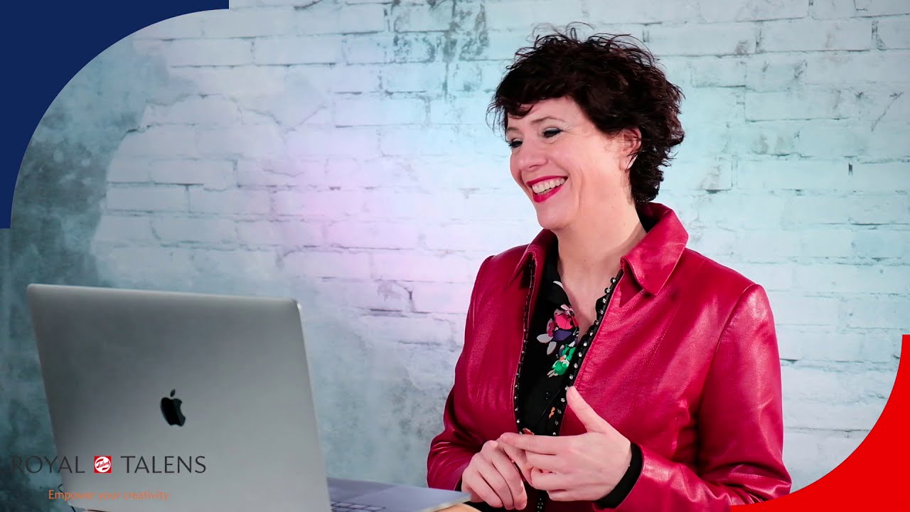 Interview Julia Barminova | How to paint the sea water colour workshop