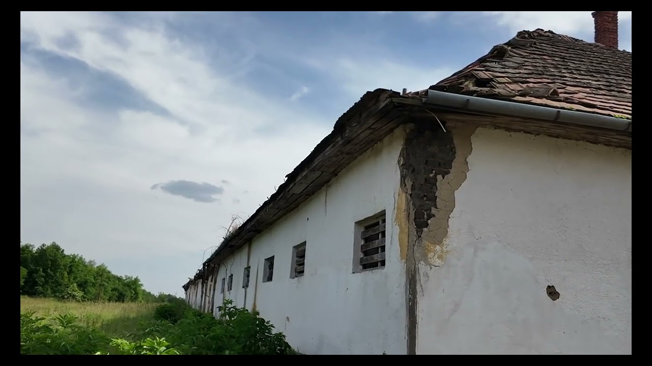 Enyészetté vált hatalmas épületek, 😥amik sok száz embernek biztosíthatnának lakhatást.