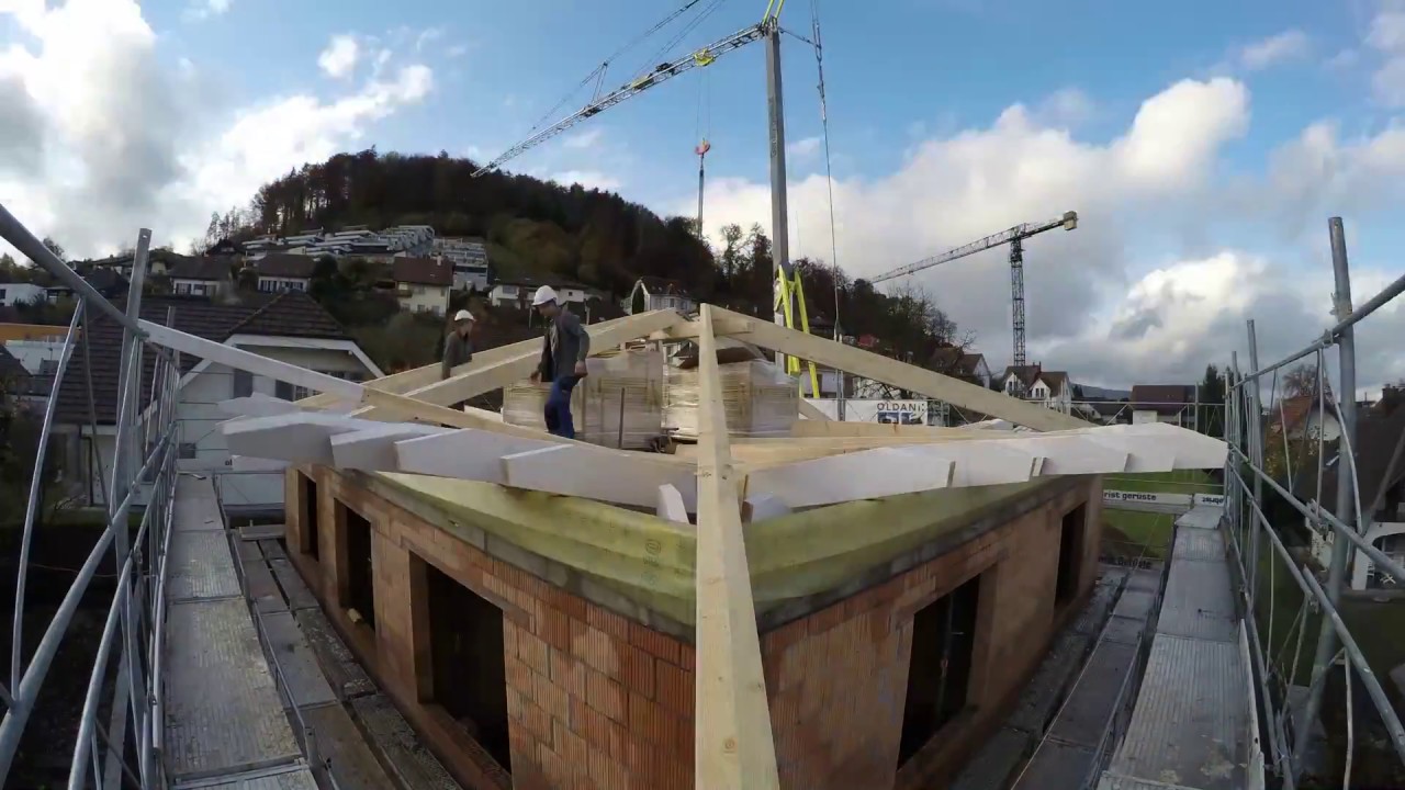 Zeitraffer Dachaufbau / R&uuml;etschi AG / Holzbau