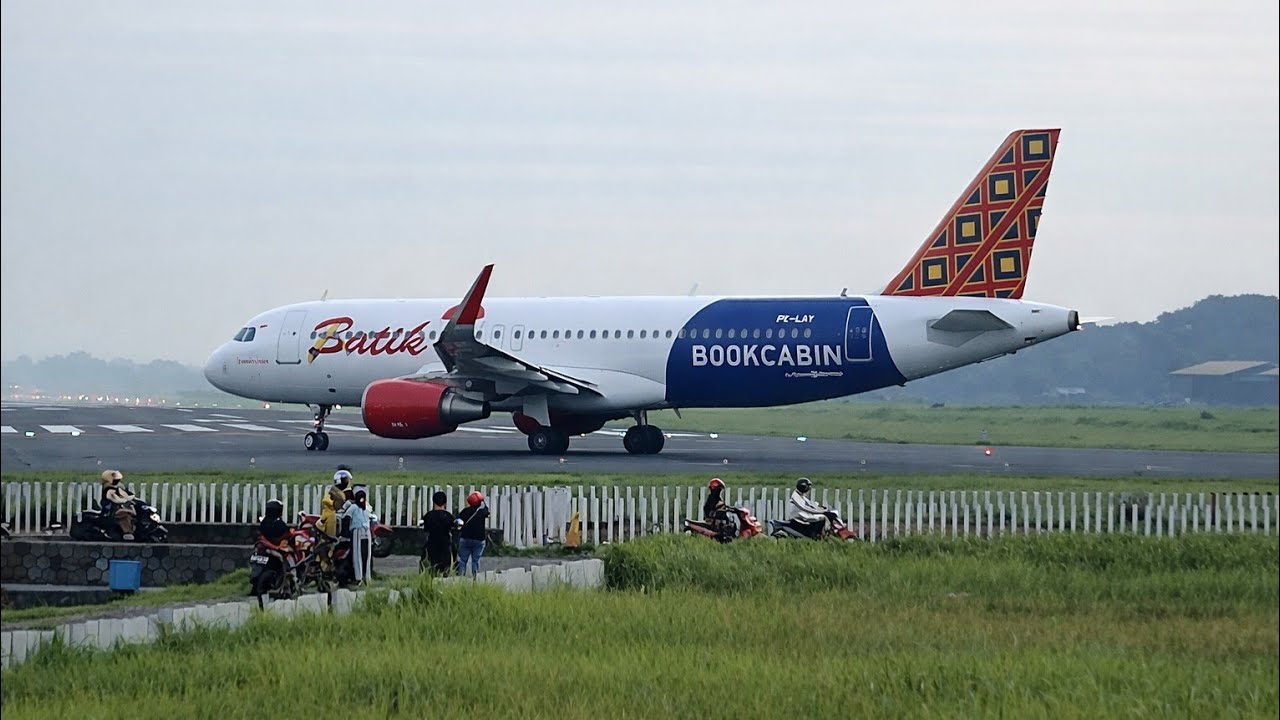 Beginilah Keseruan Nonton Pesawat Take Off Pagi Hari Di Bandara Adisoemarmo