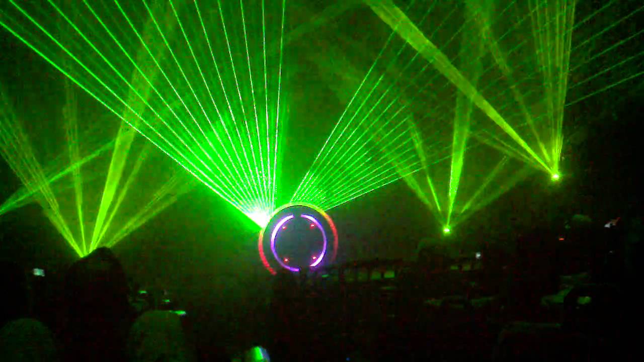 TR2N laser show