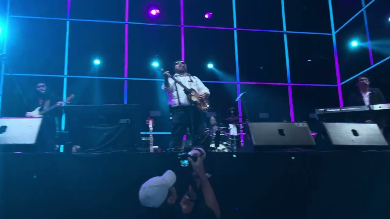 Sore & Mondo Gascaro - Mata Berdebu [featuring Ade Paloh] (Live at Pestapora, Jakarta 22/9/2024)