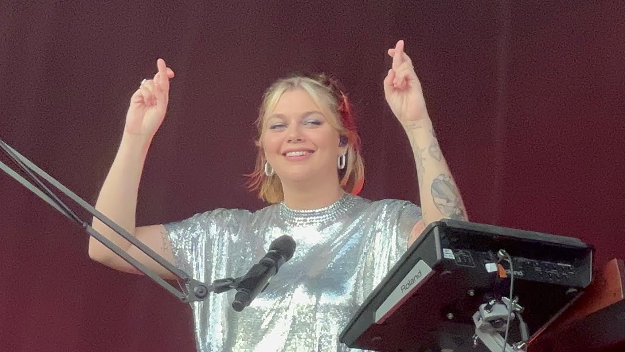 LOUANE - BESSENAY 06.07.2023 FULL CONCERT