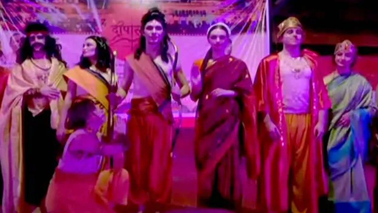 Video: Russian Artists Mesmerise Audience With Their Ramlila Performance In Ayodhya