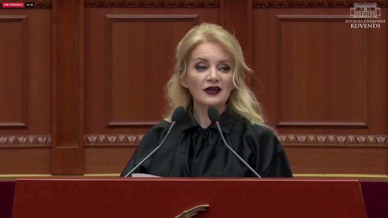 Top Channel/ ‘Molotovët te Vila 31 rrezikuan jetët e artistëve’ Luarasi:Pamjet e Tiranës në flakë…