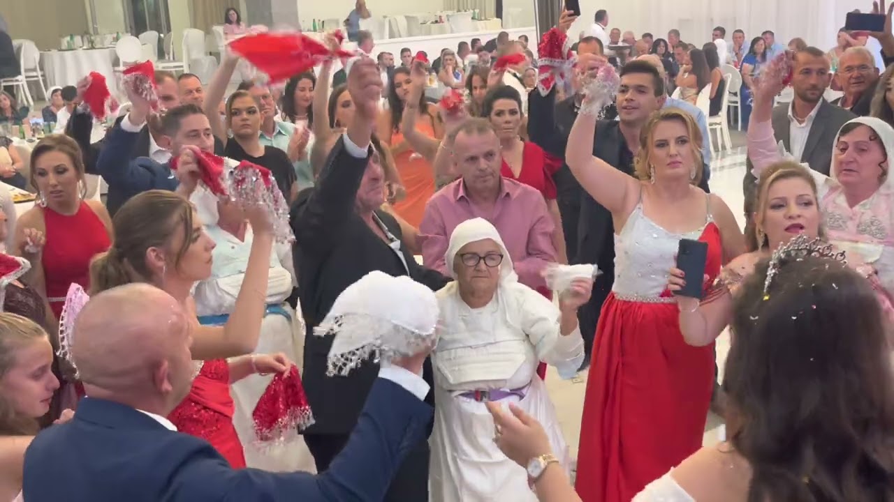 Dasma me e bukur e vitit 2022 Kanga e Familjes                             Fatmir & Shemsie