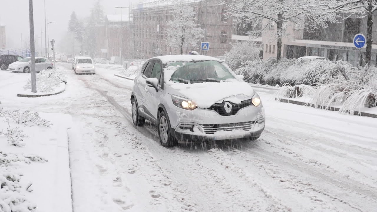 Rodez sous la neige à Noël : intempéries et pagaille dans les rues