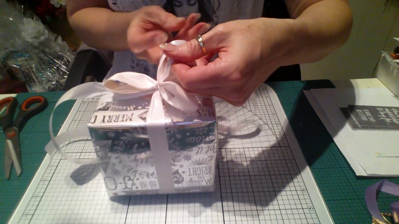 ASMR /Gift wrapping, no talking