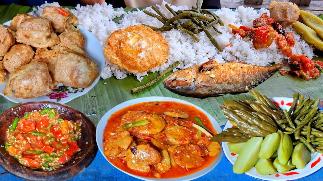 BOTRAM BARENG KELUARGA BIKIN BOROS NASI‼️SEMUR JENGKOL, GORENG PEDA,SAMBEL MENTAH, LALAPAN REBUS