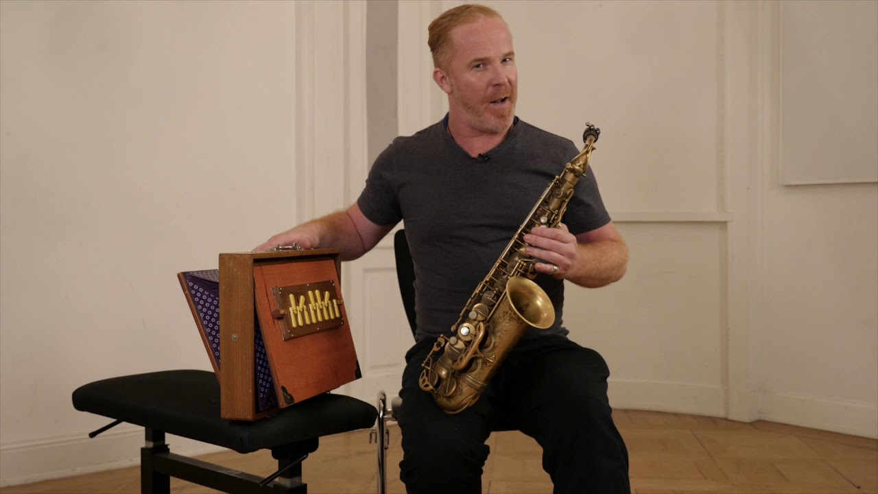 Microtonal Saxophone - The primordial bluenote, with Hayden Chisholm