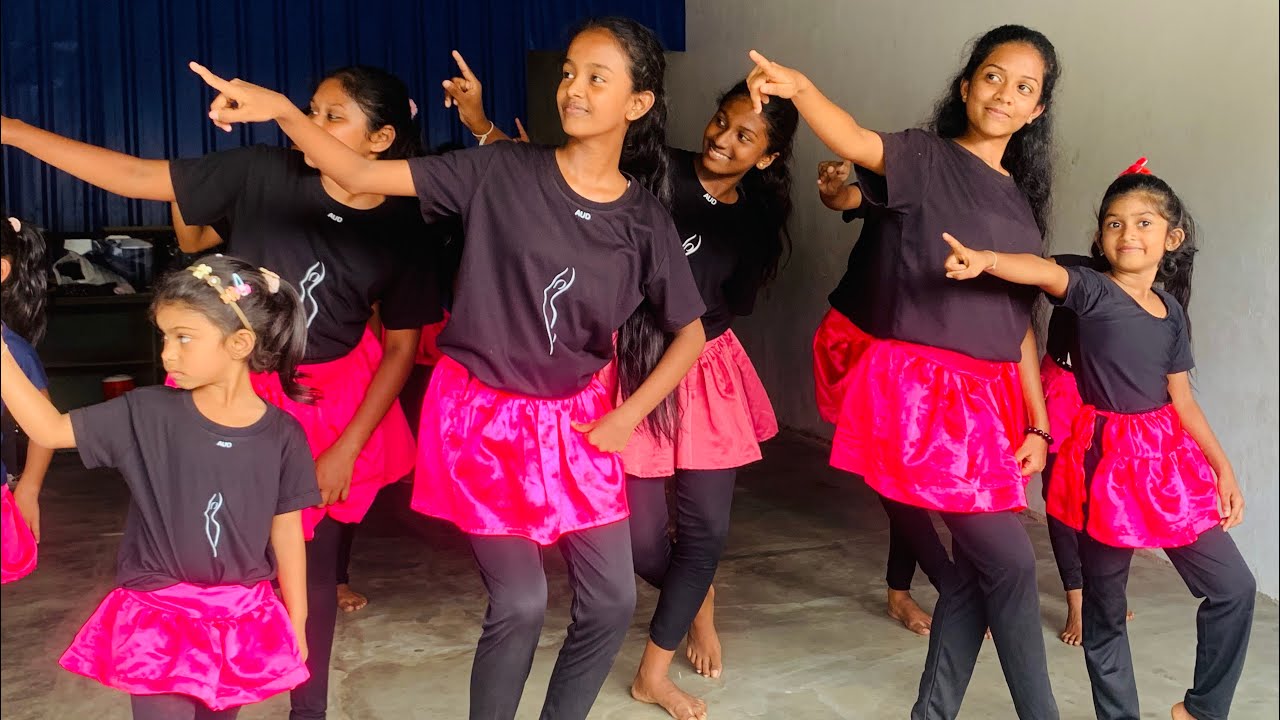 එයාලගේ පහතරට හැඩ 🥰 | එන්න් නටමු..❤️