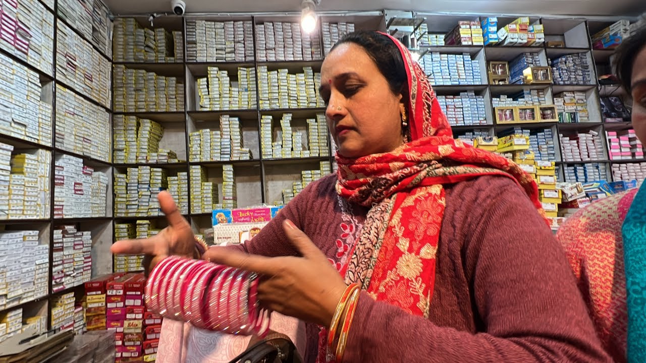 Shadi Ke Liye Khareed Li Bohot Saari Chudiya || Pal Family Vlogs