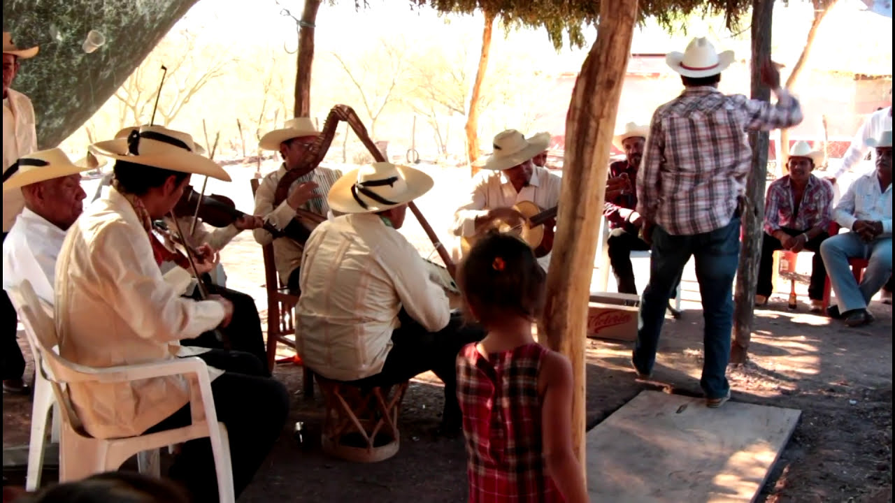 Las naranjas (en El Canelo, 2014) - Conjunto LINDERO