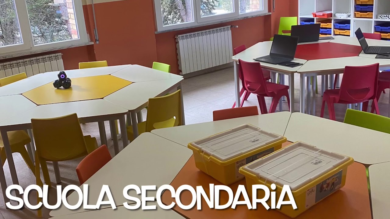 Aula polifunzionale scuola secondaria Mancini-Ariano Irpino
