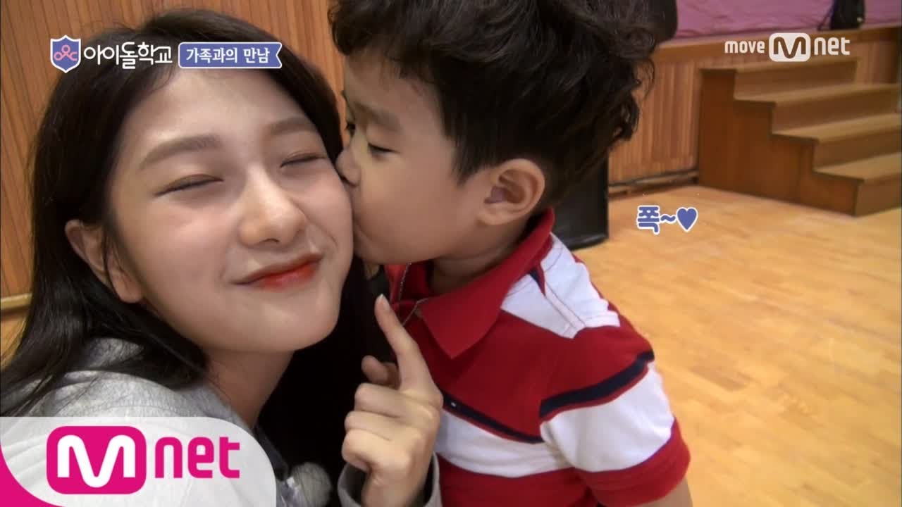 Idol School [10회]′잔소리도 그리웠어요′ 3개월만의 뭉클한 가족 상봉♥ 170922 EP.10