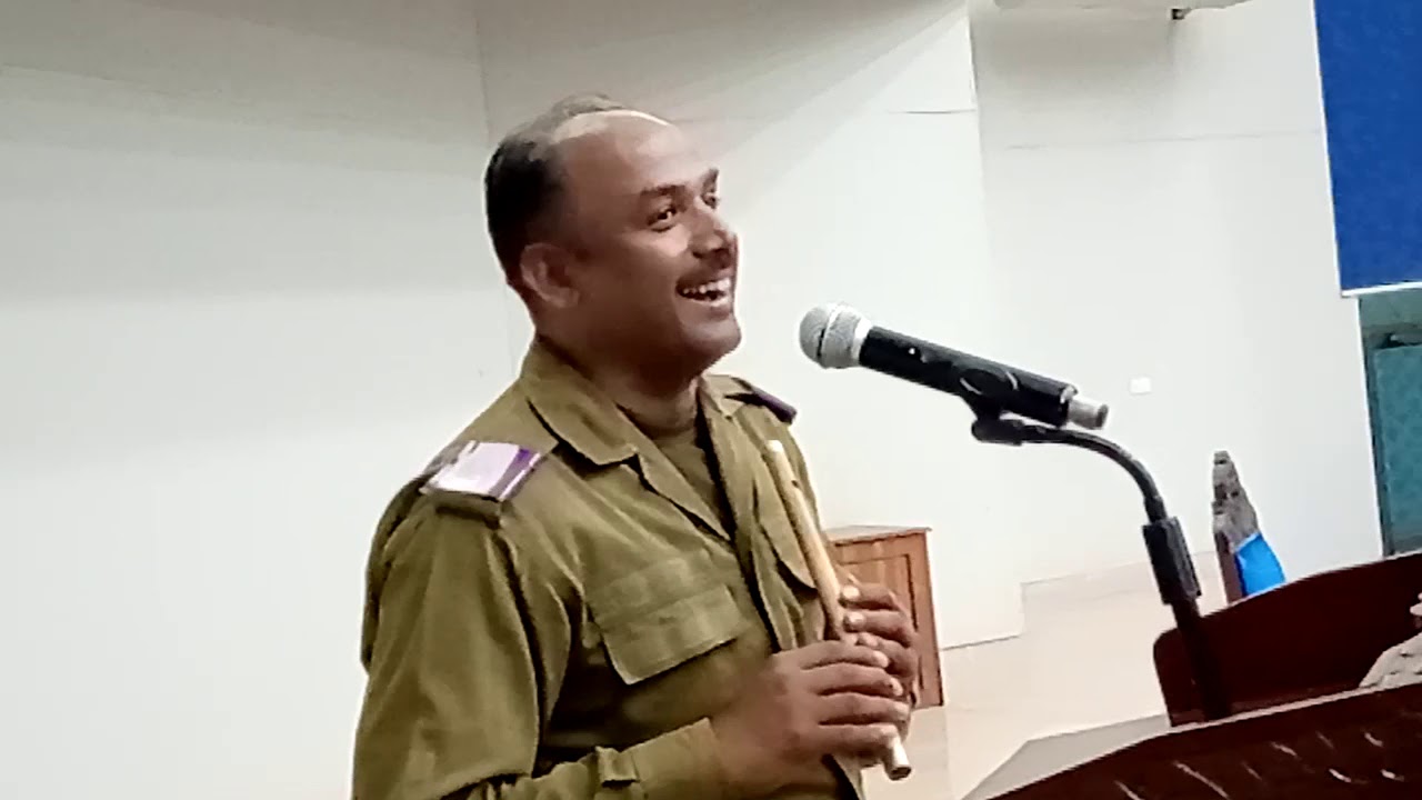 Wanjli by a police officer