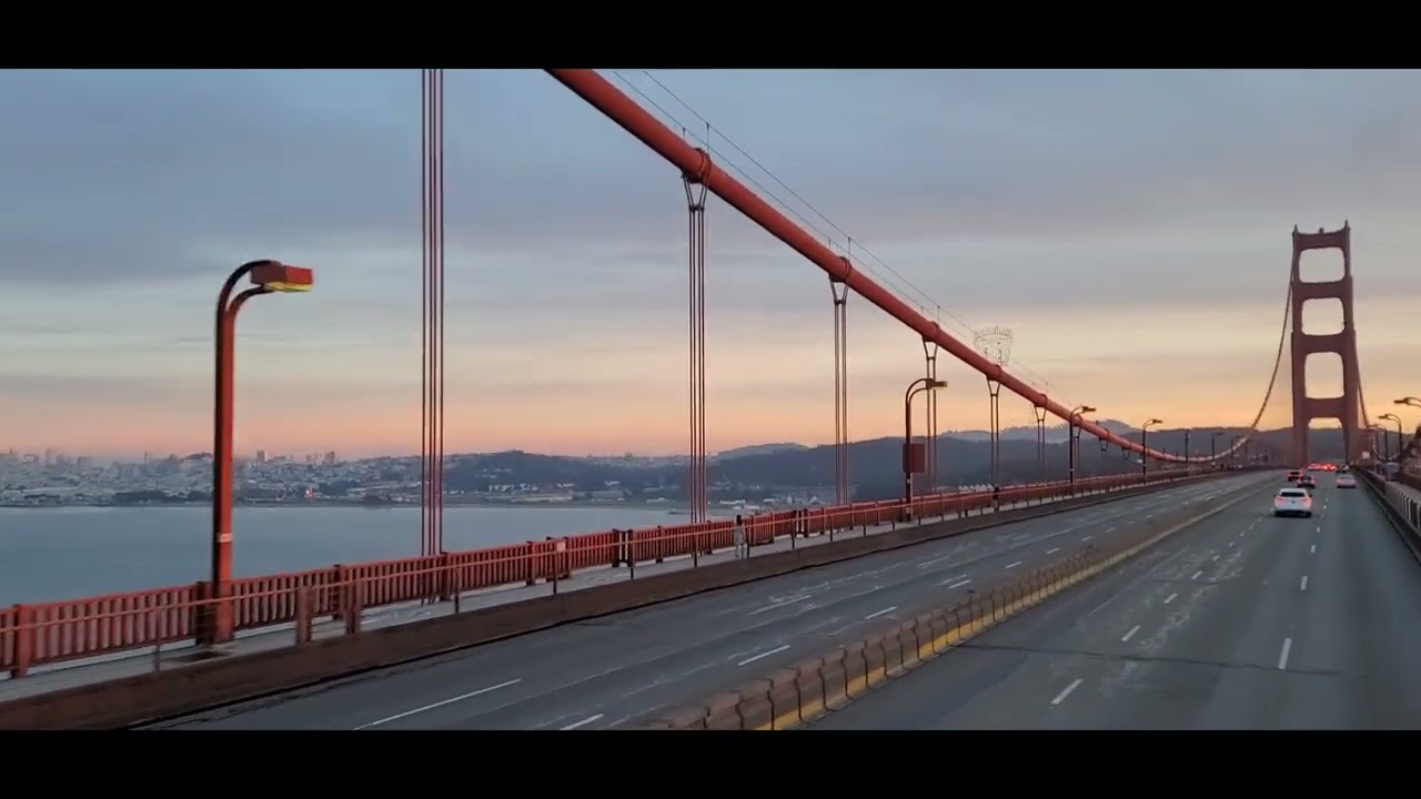 Sergio Carro cruzando el puente Golden Gate, con una vista espectacular por ambos lados