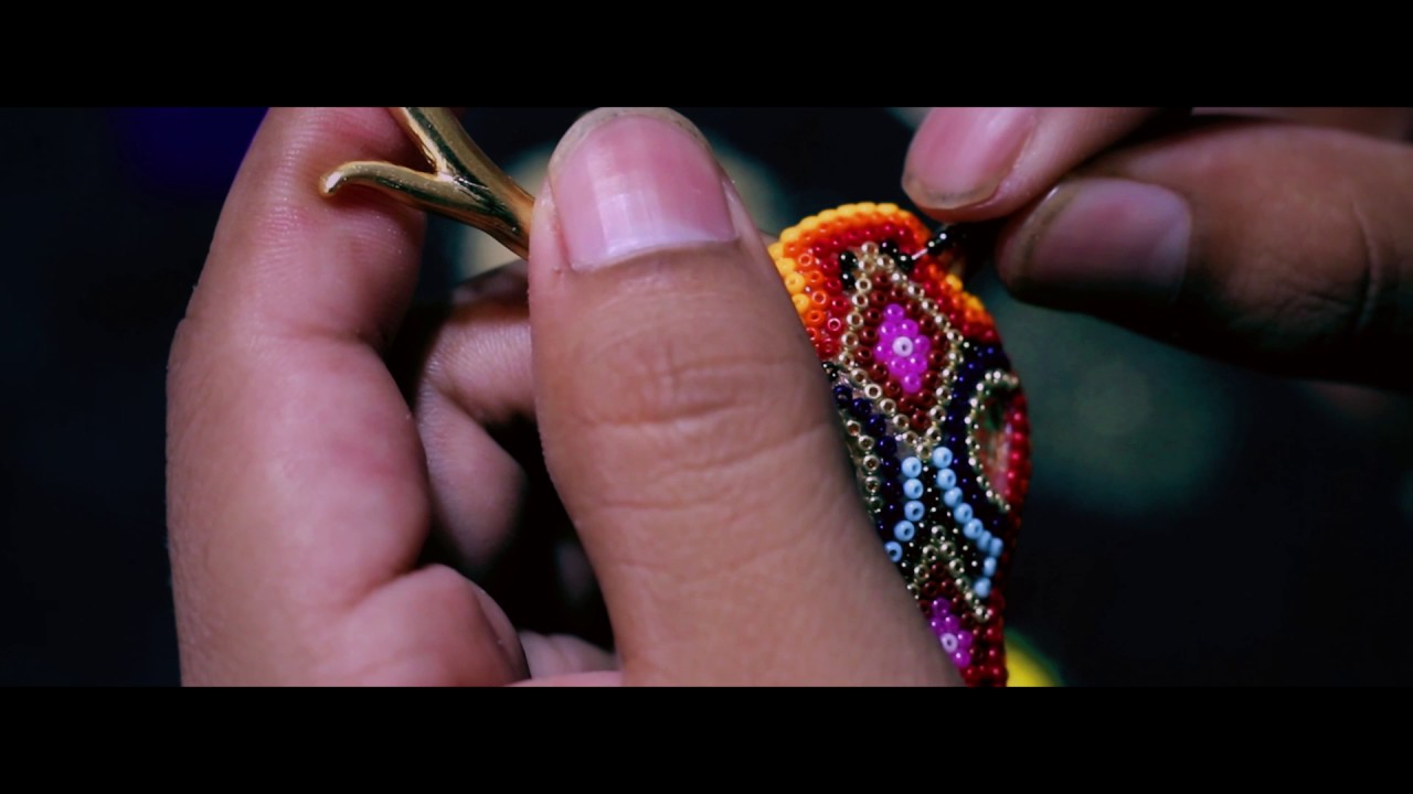 Morena Corazón (Arte Huichol)