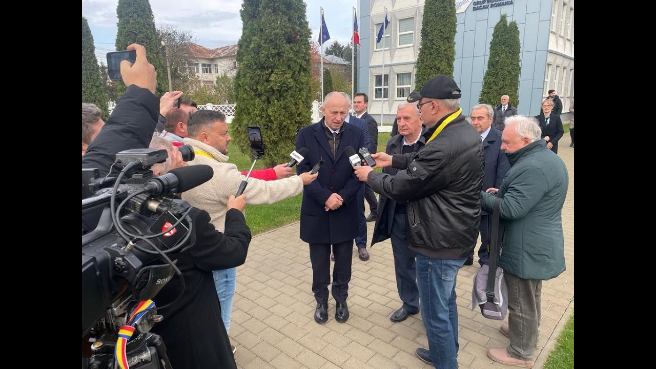 Secretarul general adjunct al NATO, Mircea Geoană a vizitat, astăzi, societatea Aerostar S.A. Bacău.