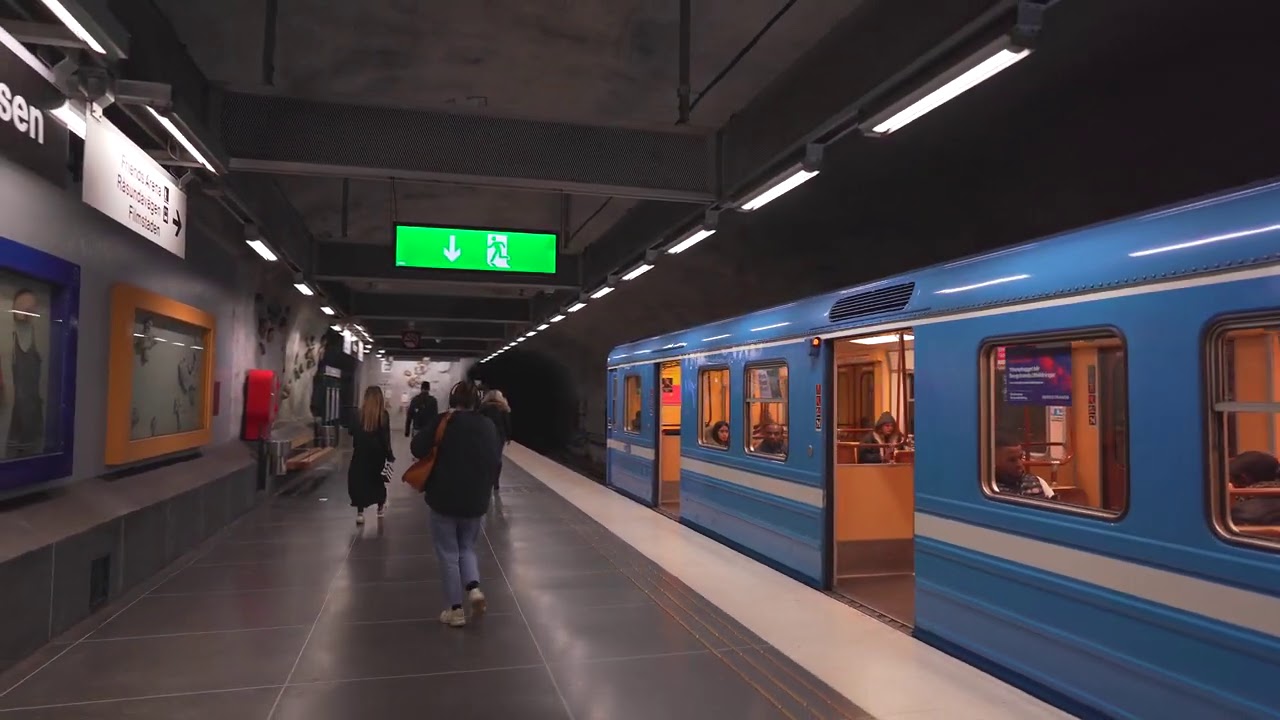 Sweden, Stockholm, subway night ride from Stadshagen to Näckrosen
