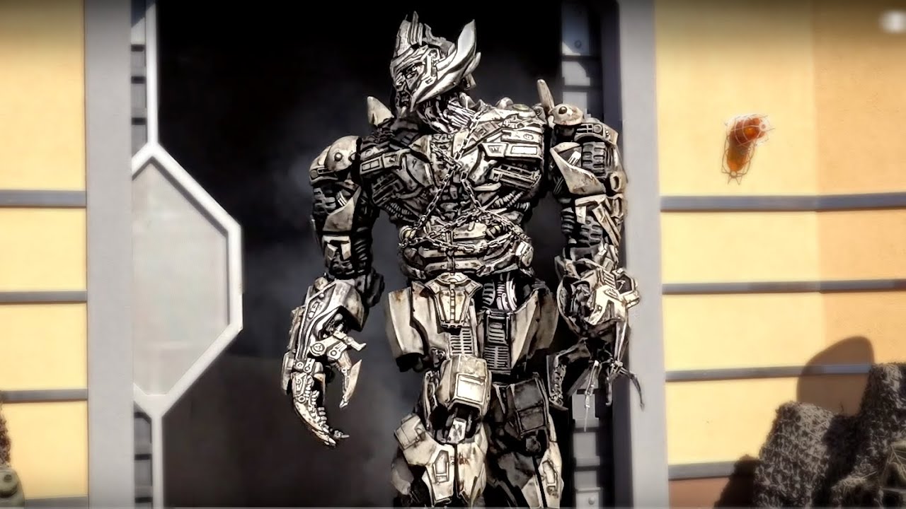 Megatron gets FURIOUS when people keep hands in their pockets! Universal Studios Hollywood
