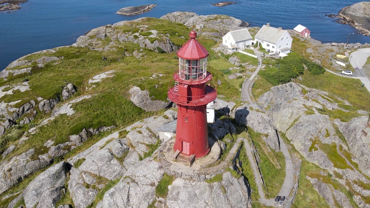 ONA ISLAND 💙 ONA LIGHTHOUSE 💙 ISLAND ON THE ATLANTIC COAST 💙 NORTHWEST OF NORWAY 💙 #norway