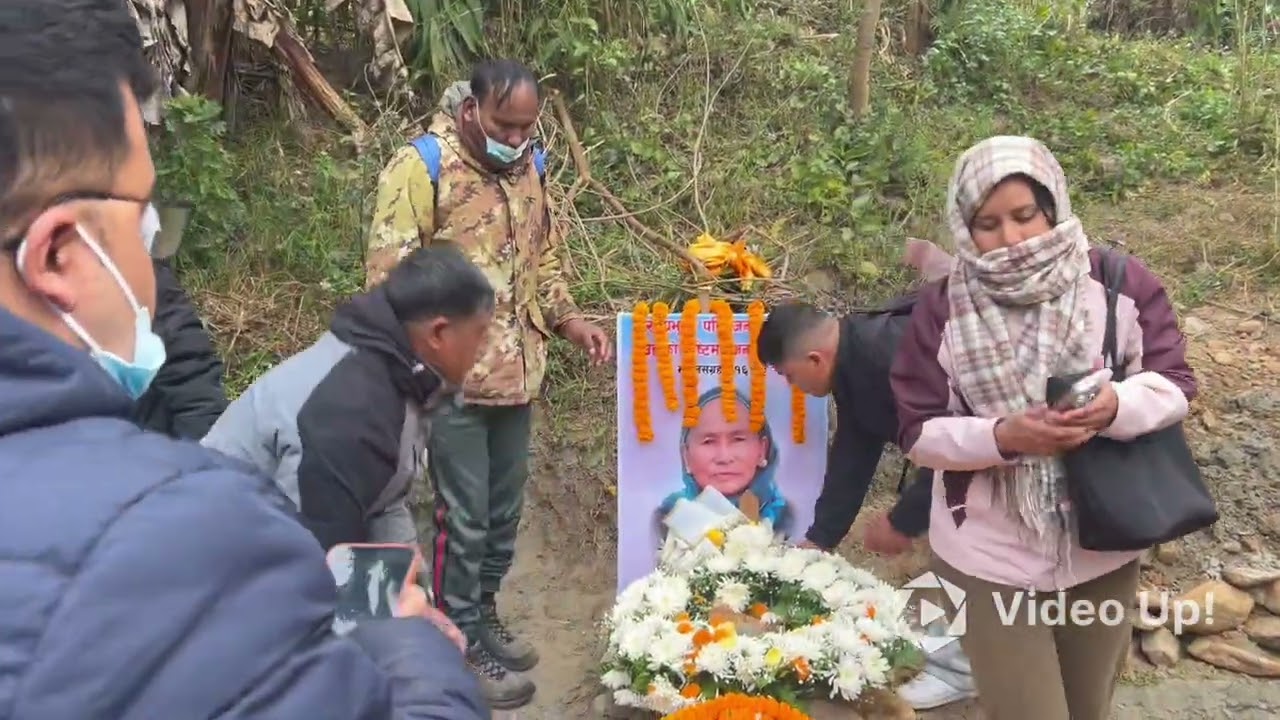 मेरो  आमा  को  स्वर्गा  मा  बास  हो  ।