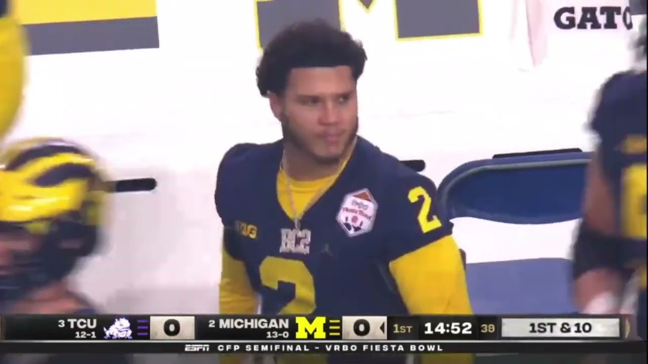Donovan Edwards 53 Yard Run on the First Play | TCU vs Michigan | 2022 Fiesta Bowl