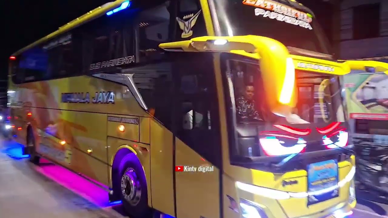 KONVOI TERPANJANG 153 BUS KELUAR DARI TERMINAL RELIGI KUDUS.
