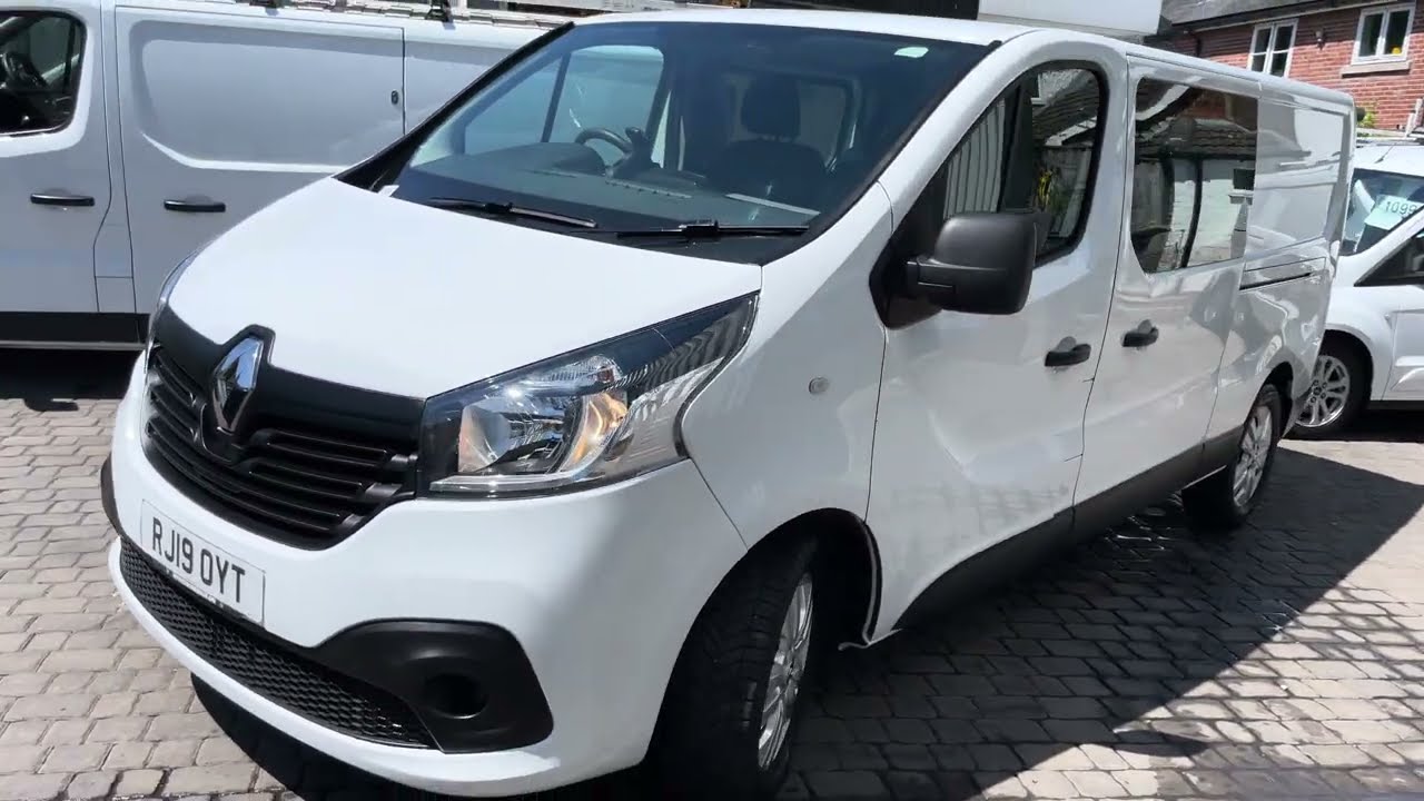 ** NOW SOLD **Renault Trafic 1.6dci 29Business+ crew cab LWB