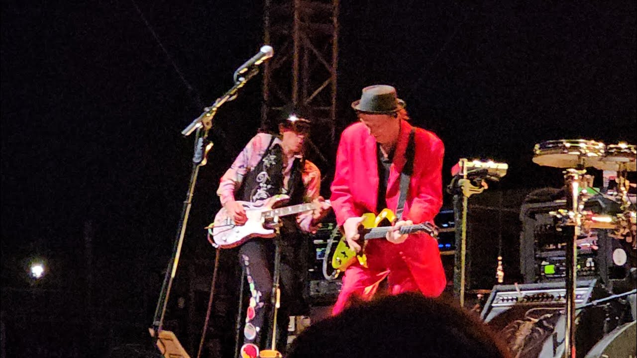 Beat performing King Crimson 