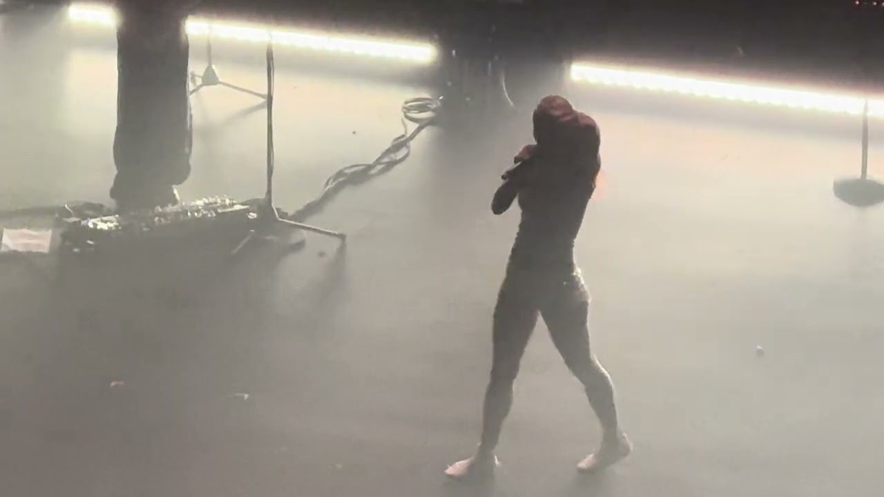mangetout - Wet Leg Live at The Paramount Theater in Seattle, Washington 9/2/2025