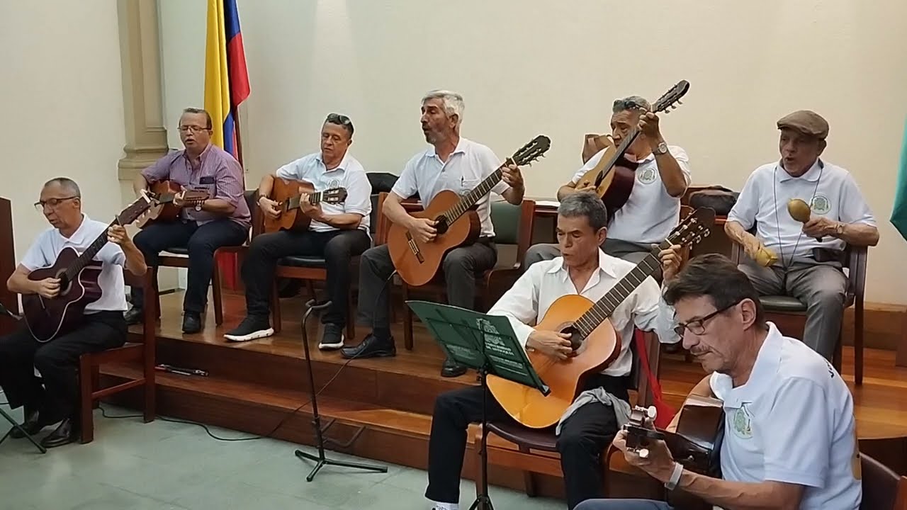 Amor se escribe con llanto - Voces del Paraninfo
