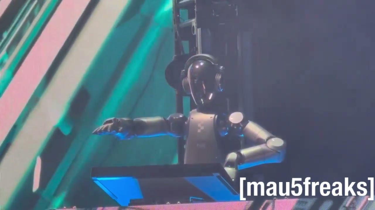 deadmau5 Brings Robots to Life in an EPIC Tech Fueled Live Show — You Must Have Watch This