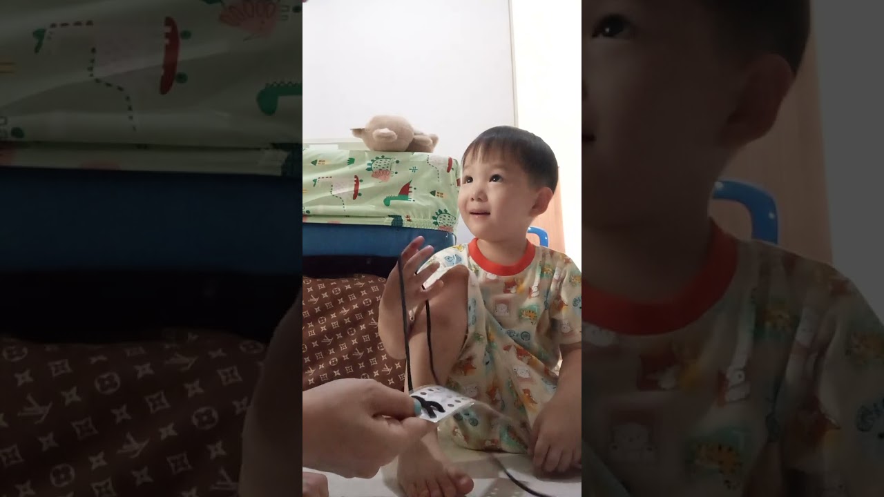 Ada yg sadar kamera, lacing abjad