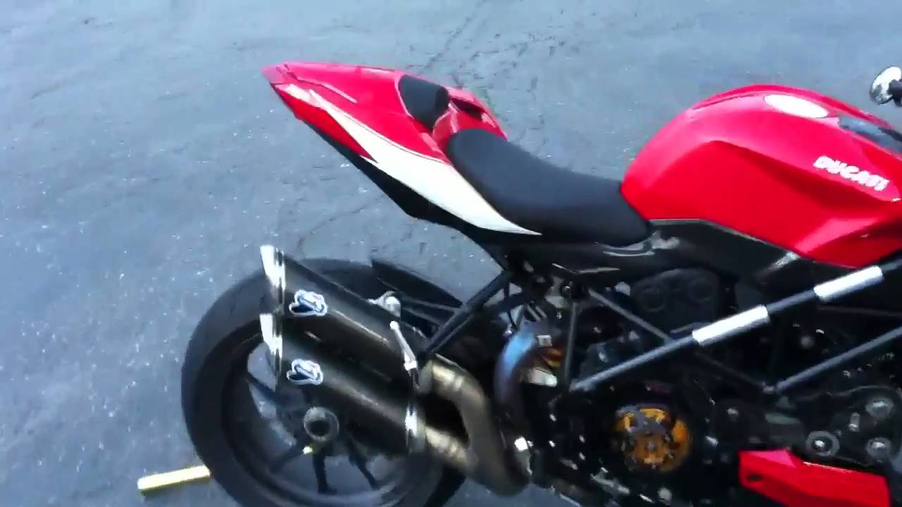 Streetfighter w/ White Vinyl and Pinstripes on Rear Cowl