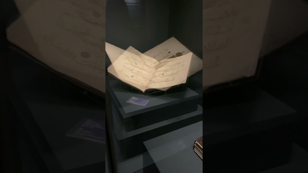 Walking around the city. Istanbul. Turk and Islam Eserleri Museum. Holy books #shortscities