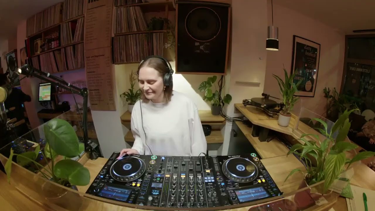 mono•radio | Lovestreams w  Mary B (Tech House, House)