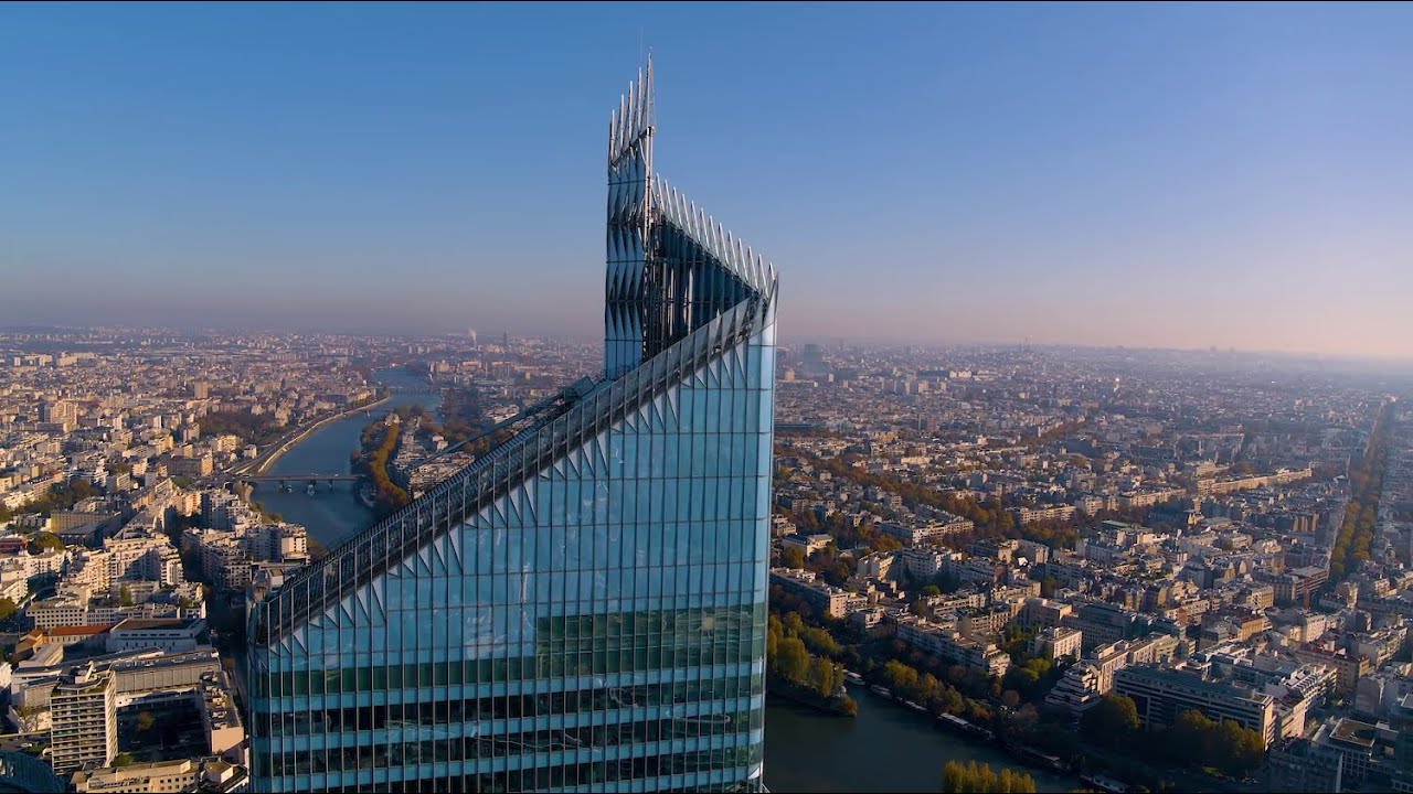 Majestueuse & Emblématique - Découvrez Paris La Défense comme vous ne l'avez jamais vue !