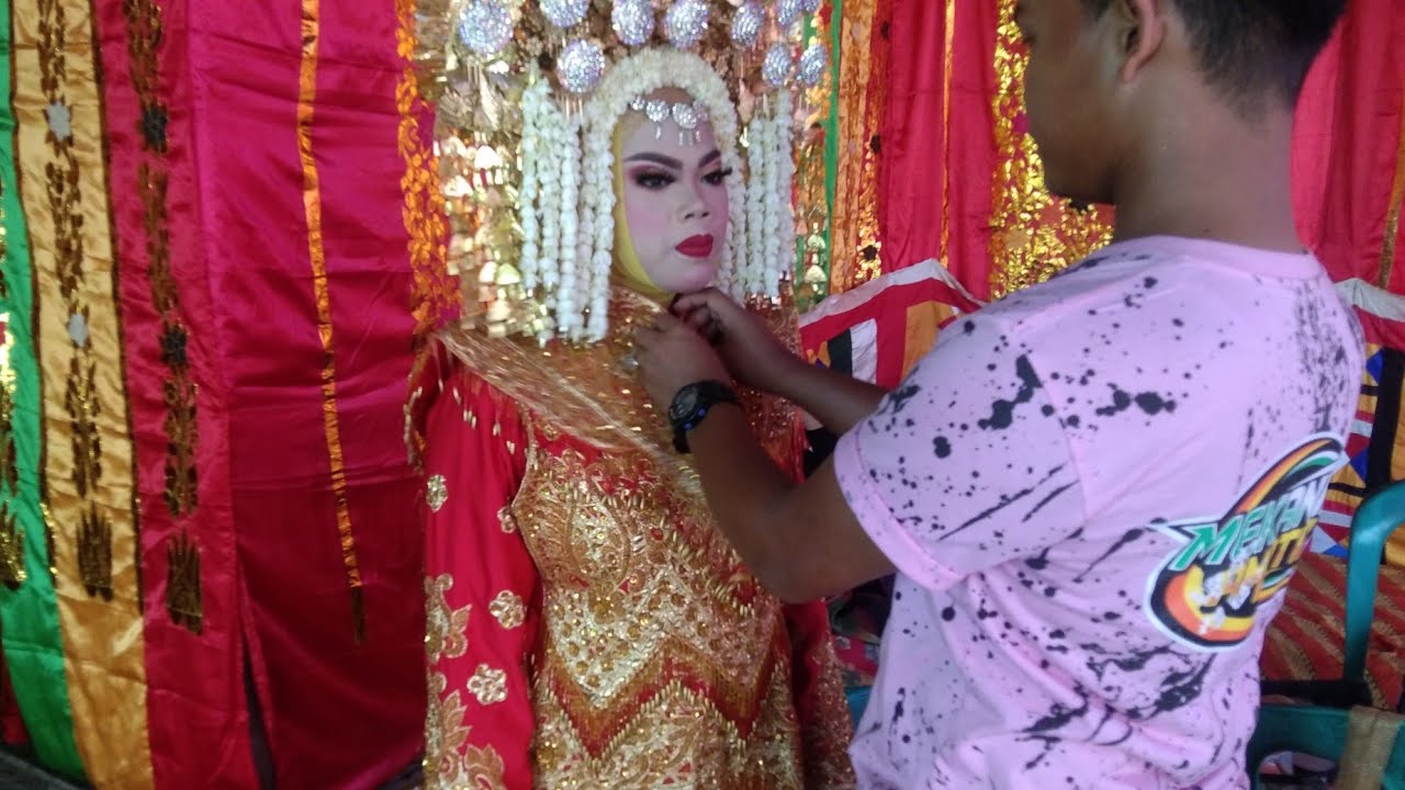 pemasangan suntiang anak daro minangkabau