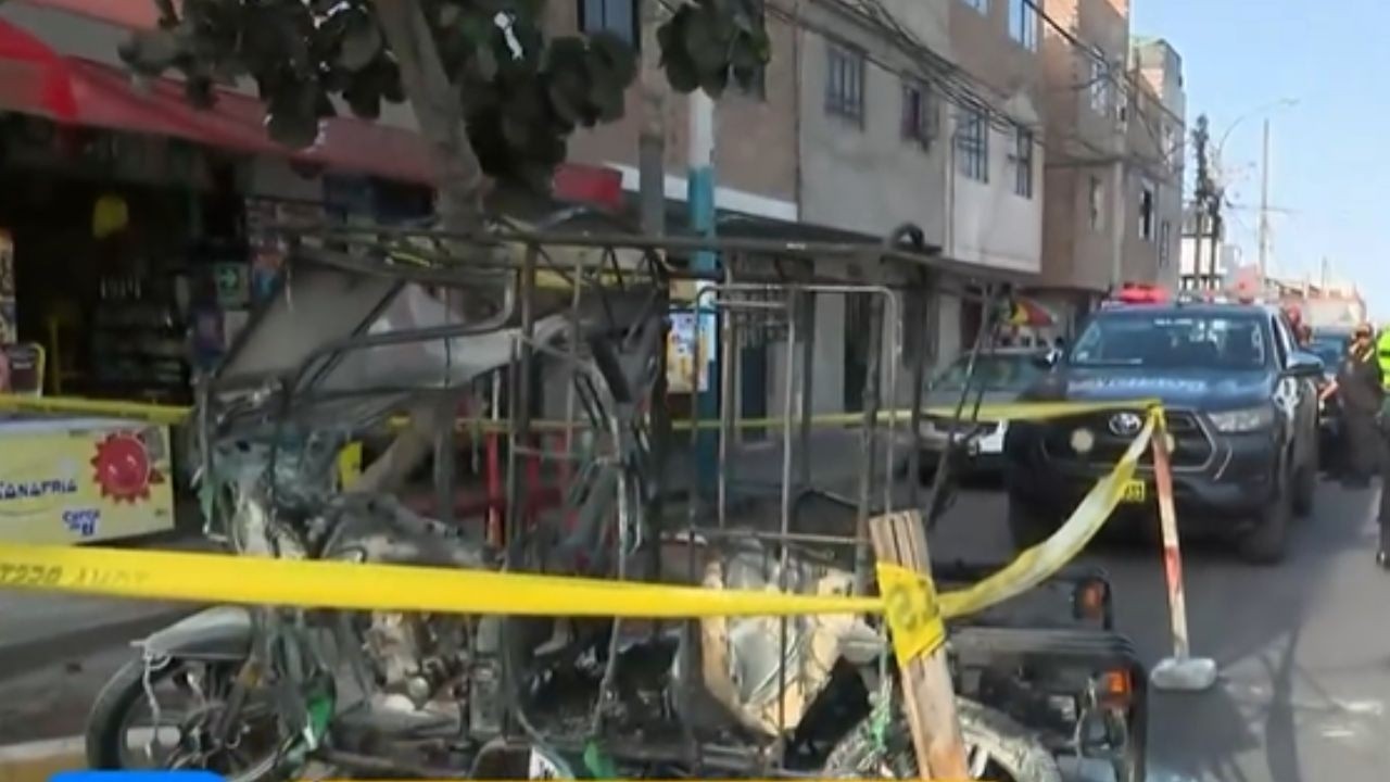Mototaxis queda calcinada tras ataque de extorsionadores en Breña