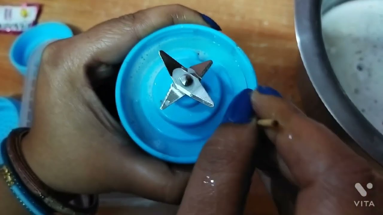How to clean portable blender . Rechargeable with USB charging.