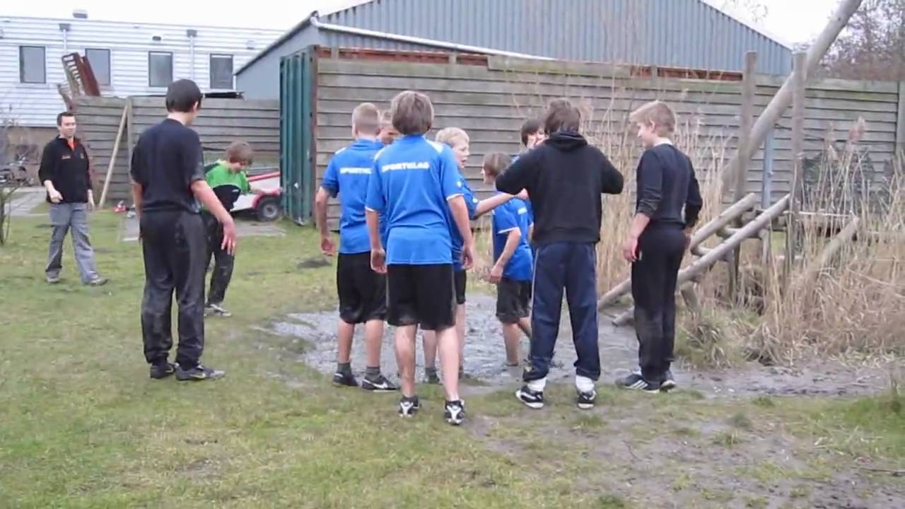 Sportklas Northgo-leerlingen Noordwijk op hindernisbaan Ayers Rock te Zoetermeer (2)