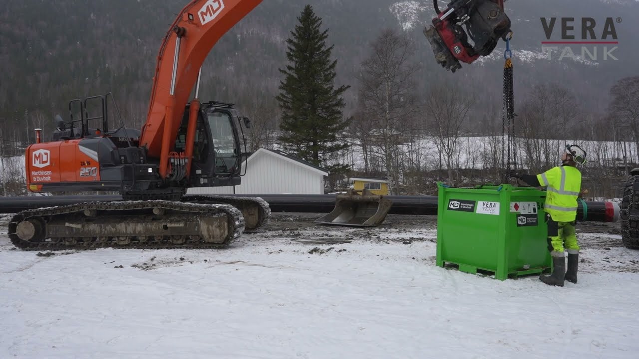 Marthinsen & Duvholt med ADR-tank fra Vera Tank på Rjukan