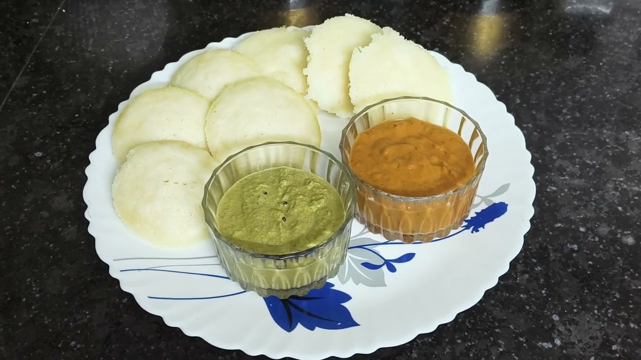 Soft and sponge rava idli/suji idli with red chutney recipe 😍😋#food#easyrecipe 