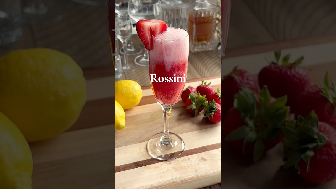 How to Make a Rossini | Strawberry + Prosecco Cocktail