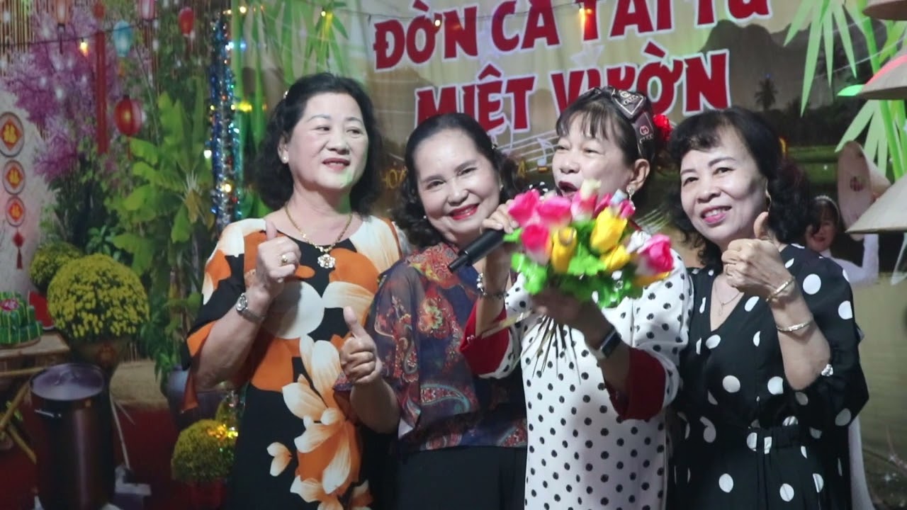 Sân khấu đctt miệt vườn , vui cùng các chị 💘💘